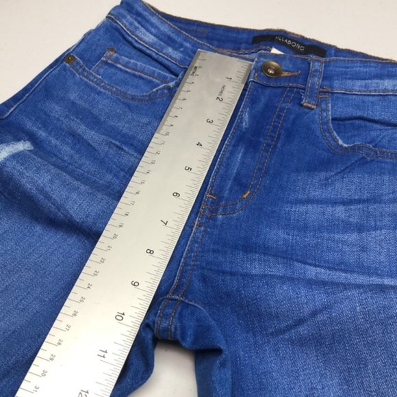 LIKE NEW BILLABONG SKINNY JEANS 24x31 😎 - Picture 6 of 12